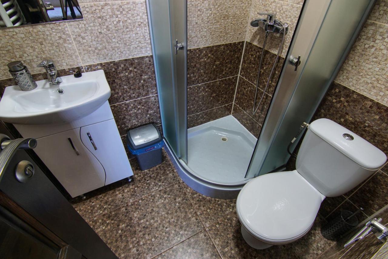 Gray Hotel Vynohradiv Esterno foto