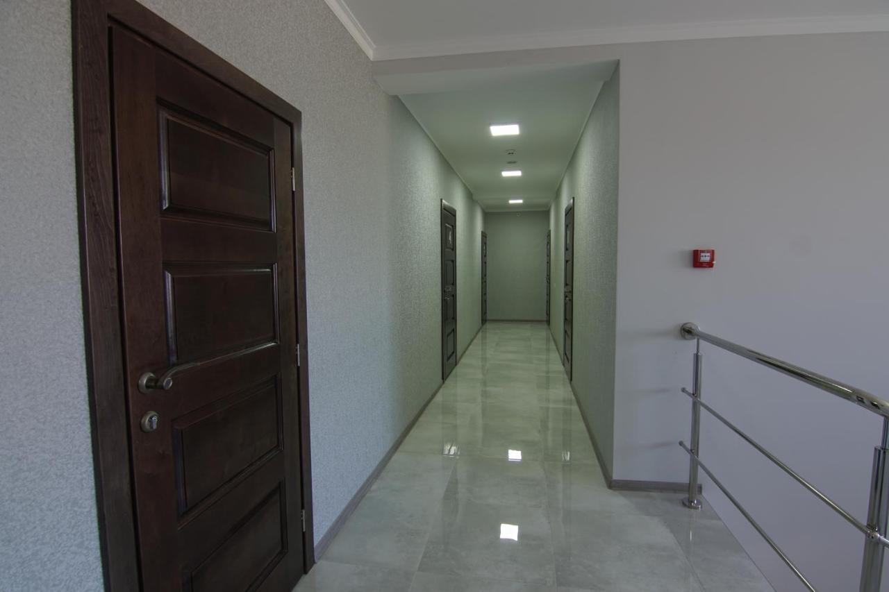 Gray Hotel Vynohradiv Esterno foto